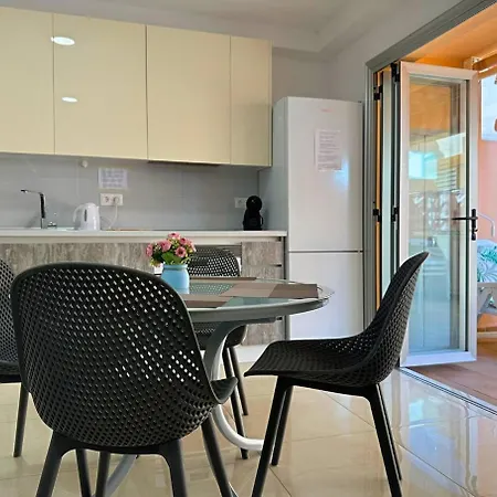 Cristianos Pool And Terrace Appartement