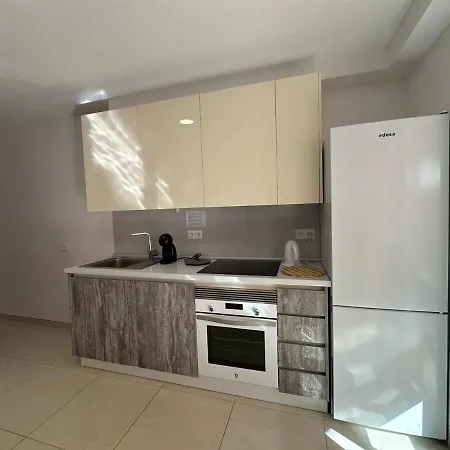 Cristianos Pool And Terrace Appartement *