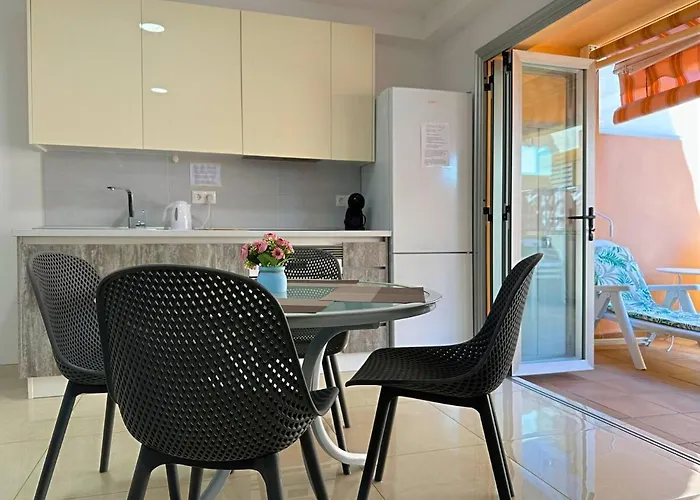 Cristianos Pool And Terrace Apartamento