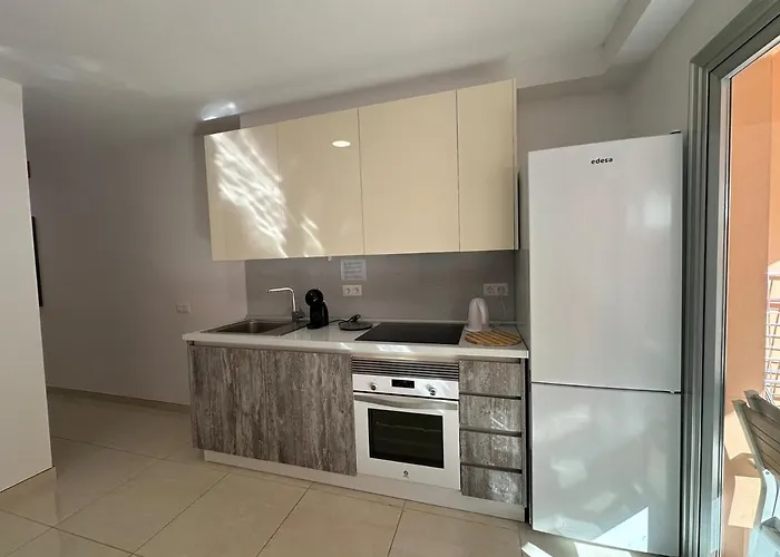 Cristianos Pool And Terrace Apartamento *