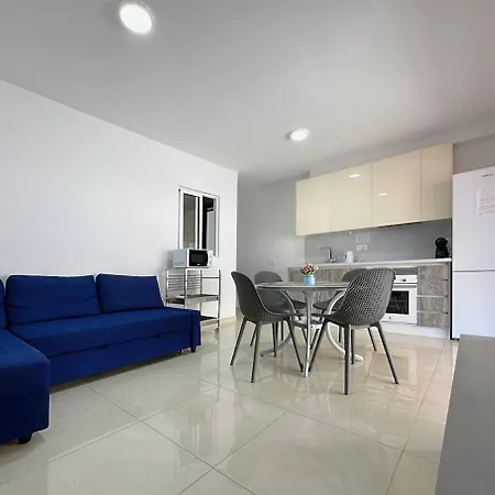 Cristianos Pool And Terrace شقة