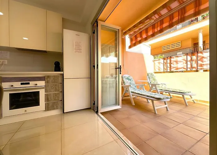 Cristianos Pool And Terrace *